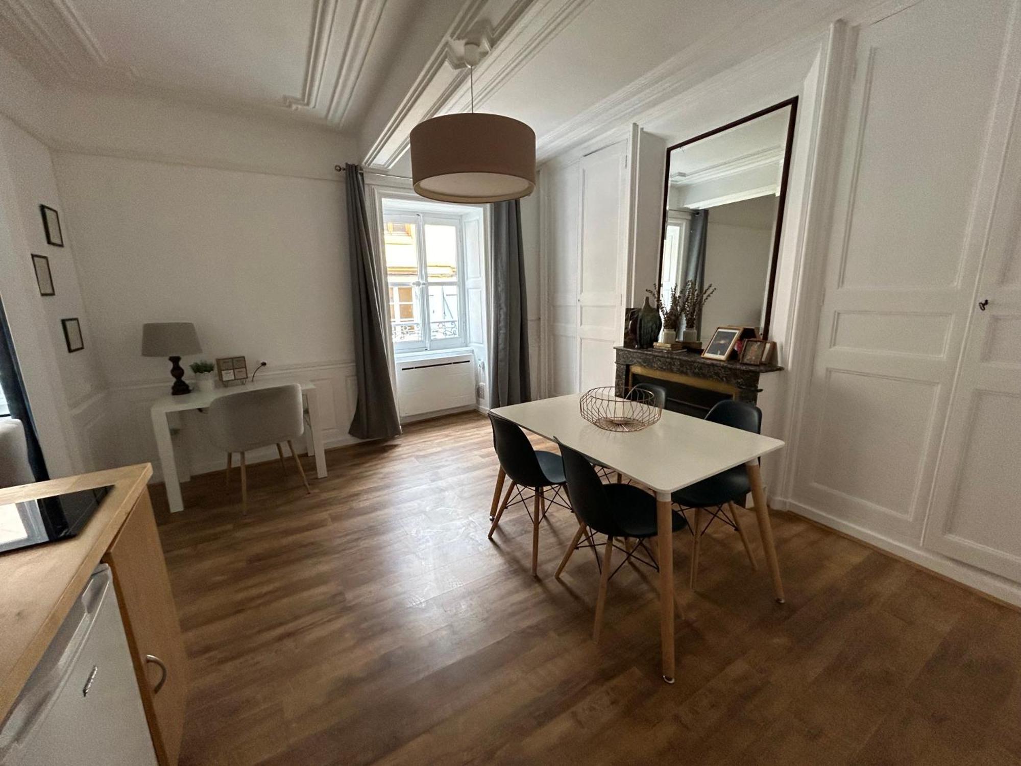 Appartement Cosy Charme Ancien Thizy-les-Bourgs Kültér fotó