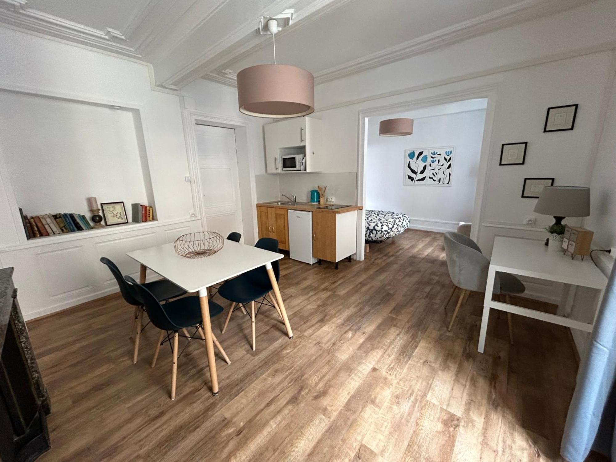 Appartement Cosy Charme Ancien Thizy-les-Bourgs Kültér fotó